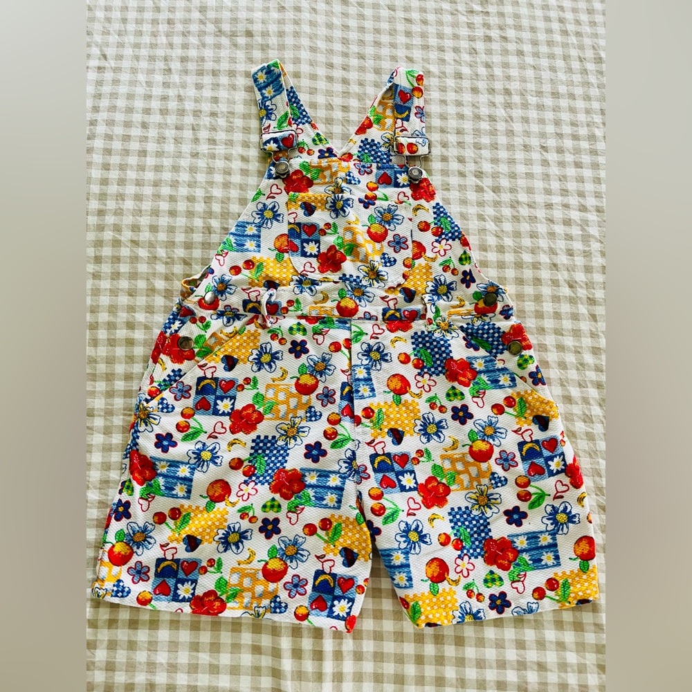 Vintage girls In Design floral and fruit overall shorts